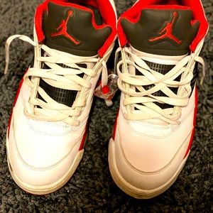Jordan 5 retro , Fire red low